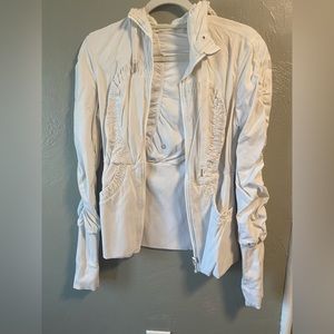 Lululemon white reversible Jacket - no tags but guessing size 6